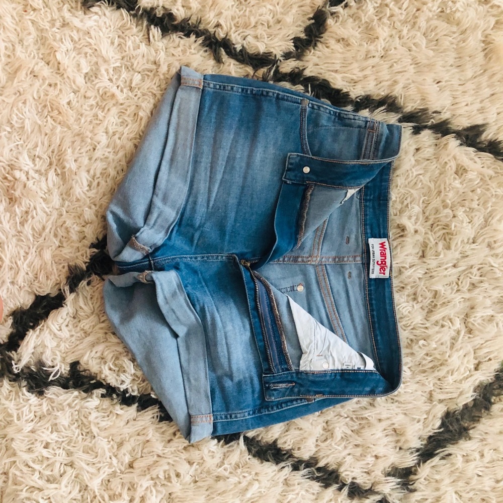 High waisted Wrangler for Urban Outfitters shorts